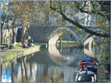 Oudegracht in late-herfstlicht